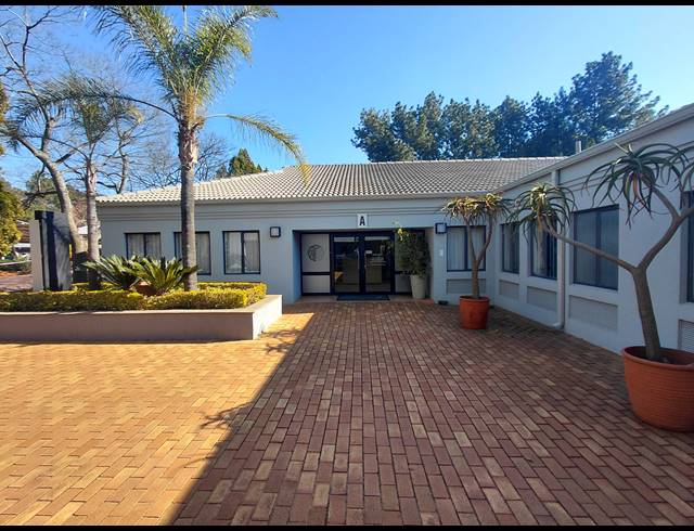 90M² OFFICE TO LET IN BRYANSTON